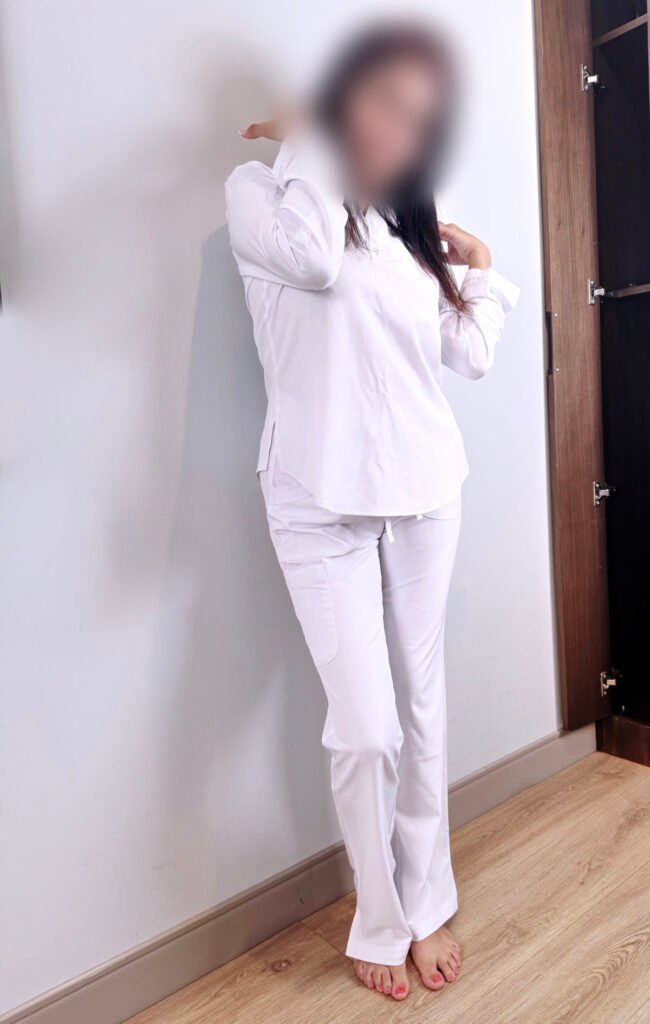 This image has an empty alt attribute; its file name is selina-4-650x1024.jpg